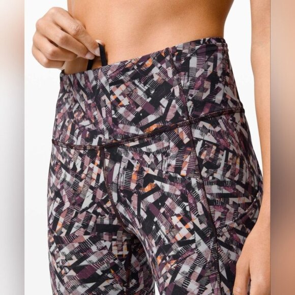 Lululemon Fast and Free Tight II 25" Leggings Nulux Kaleidoscopic Pink Size 4 - Picture 3 of 12